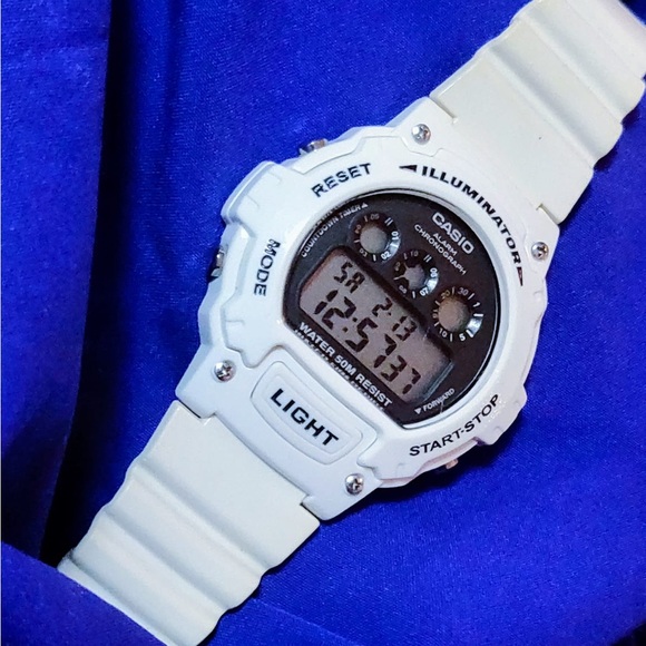 Casio Vintage White Sports Multifunction Men's Watch - Picture 5 of 8